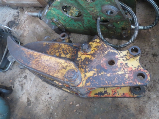 หัวคีบ ติดรถแบคโฮ PC60 PC40