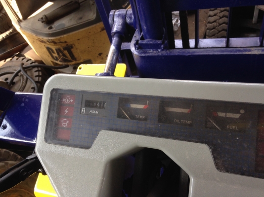 รถยกโคมัสสึรุ่น 5 น้ำหนักยก 4.5 ตัน เสาสูง 3 เมตร เครื่องดีเซล เกียร์ออโต้