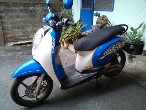 สกุปปี้ ฟ้าขาว ล้อแมก ปี54 กท3121 เครื่องเดิม 19,000