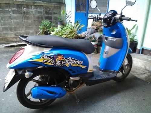 สกุปปี้ ฟ้าขาว ล้อแมก ปี54 กท3121 เครื่องเดิม 19,000