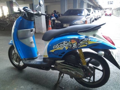 สกุปปี้ ฟ้าขาว ล้อแมก ปี54 กท3121 เครื่องเดิม 19,000
