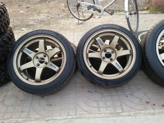 ล้อ TE37 ขอบ 17 4รู 100 หน้า 8 หลัง 9 สีปีเก่า พร้อมยางใหม่สวยๆ ใส่วิ่งไม่ถึง 500 โล