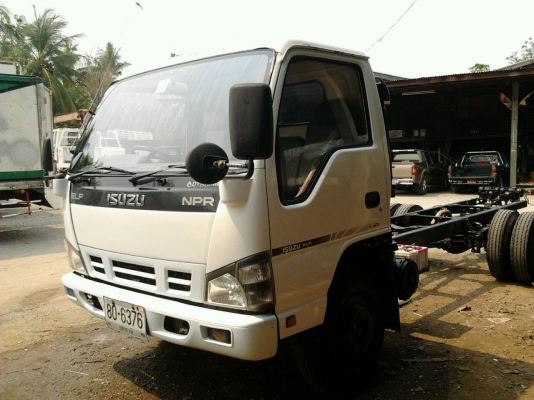 รถ 6 ล้อกลาง