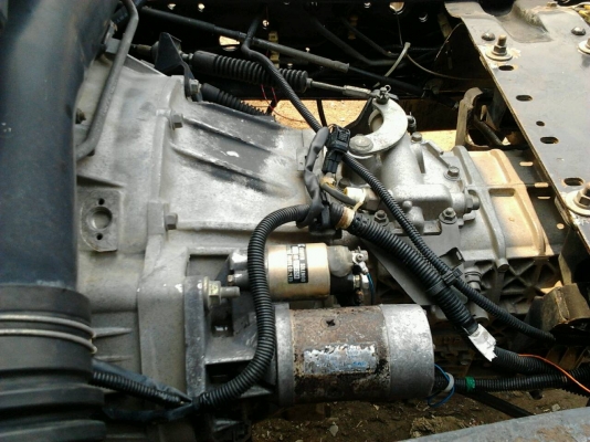 รถ 6 ล้อกลาง