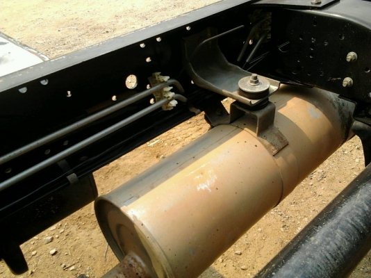 รถ 6 ล้อกลาง