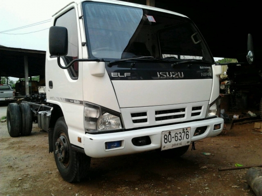 รถ 6 ล้อกลาง