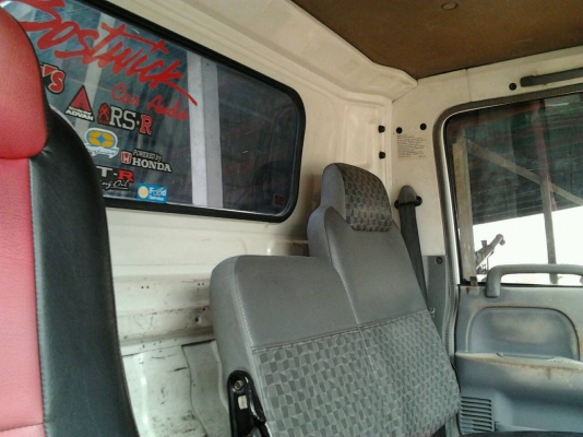 รถ 6 ล้อกลาง