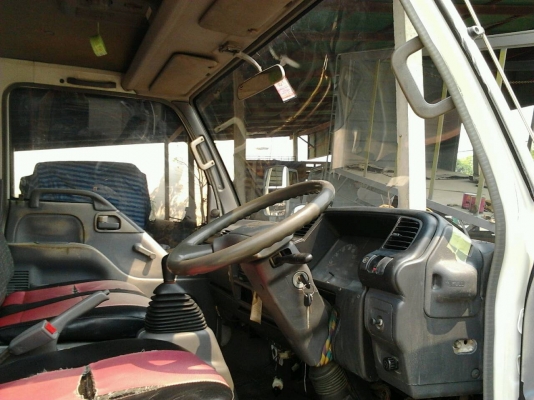 รถ 6 ล้อกลาง