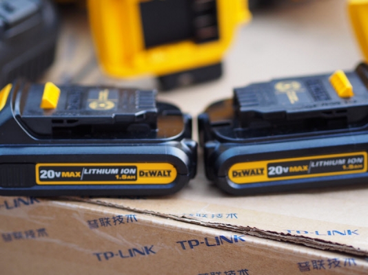 ชุดสว่านไร้สาย,สว่านไขควง DeWALT DCK280C2ไฟ20โวลท์พร้อมแท่นชาร์จแบ็ตลิเทียม2ก้อนและกระเป๋า ชุดสว่านไร้สาย,สว่านไขควง DeWALT DCK280C2ไฟ20โวลท์พร้อมแท่นชาร์จแบ็ตลิเทียม2ก้อนและกระเป๋า