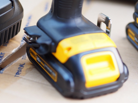 ชุดสว่านไร้สาย,สว่านไขควง DeWALT DCK280C2ไฟ20โวลท์พร้อมแท่นชาร์จแบ็ตลิเทียม2ก้อนและกระเป๋า ชุดสว่านไร้สาย,สว่านไขควง DeWALT DCK280C2ไฟ20โวลท์พร้อมแท่นชาร์จแบ็ตลิเทียม2ก้อนและกระเป๋า