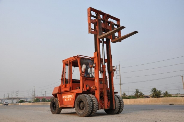 ขายFORKLIFT KOMATSU (5ตัน)(เสาสูง3เมตร)สวยเดิมจากญี่ปุ่น ยังไม่เคยใช้ในไทย360,000เท่านั้น!!