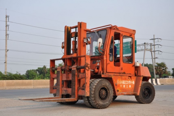 ขายFORKLIFT KOMATSU (5ตัน)(เสาสูง3เมตร)สวยเดิมจากญี่ปุ่น ยังไม่เคยใช้ในไทย360,000เท่านั้น!!