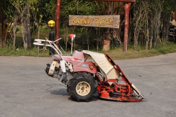 ขายรถเกี่ยวYANMAR สวยเดิมจากญี่ปุ่น 25,000เท่านั้น