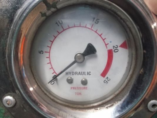 แท่นอัด TMC 25 TON