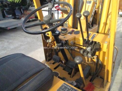 รถยก     KOMATSU    FG09-2   รหัสสินค้า : 14001973  หรือเพิ่มเติมไดที่ www.nihonmono.com