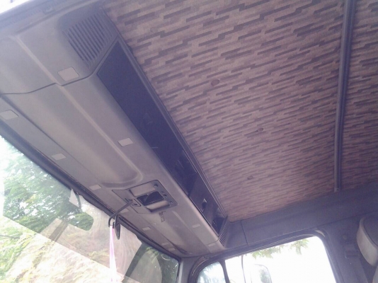 รถ6ล้อHINOสิงห์ไฮเทค195แรงตู้เปิด10บานไม่มีเสากลางยาว7มยาง900