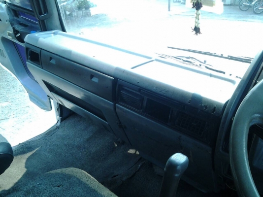 รถ6ล้อHINOสิงห์ไฮเทค195แรงตู้เปิด10บานไม่มีเสากลางยาว7มยาง900