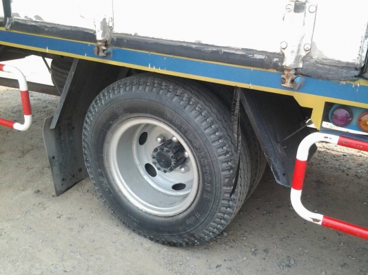 รถ6ล้อHINOสิงห์ไฮเทค195แรงตู้เปิด10บานไม่มีเสากลางยาว7มยาง900