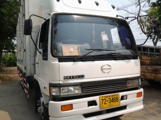 รถ6ล้อHINOสิงห์ไฮเทค195แรงตู้เปิด10บานไม่มีเสากลางยาว7มยาง900