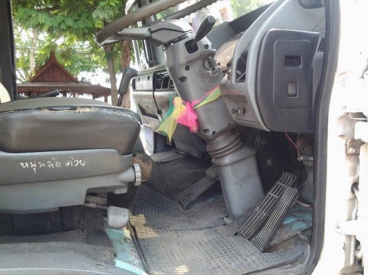 รถ6ล้อHINOสิงห์ไฮเทค195แรงตู้เปิด10บานไม่มีเสากลางยาว7มยาง900