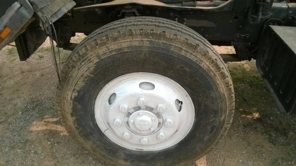 ขายไอ้หลง M6 ปี 46 คัสซีสวยตลอดเส้น เครื่องเดิม 6D16 เทอร์โบอินเตอร์ 260 แรงม้า เกียร์เดิม ยางเต็ม ทะเบียนพร้อมโอนครับ