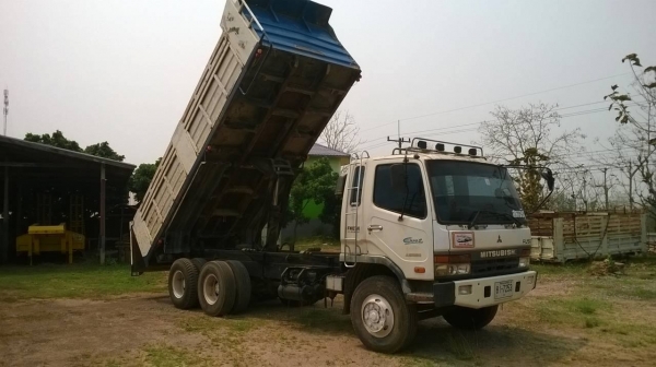 ขายไอ้หลง M6 ปี 46 คัสซีสวยตลอดเส้น เครื่องเดิม 6D16 เทอร์โบอินเตอร์ 260 แรงม้า เกียร์เดิม ยางเต็ม ทะเบียนพร้อมโอนครับ