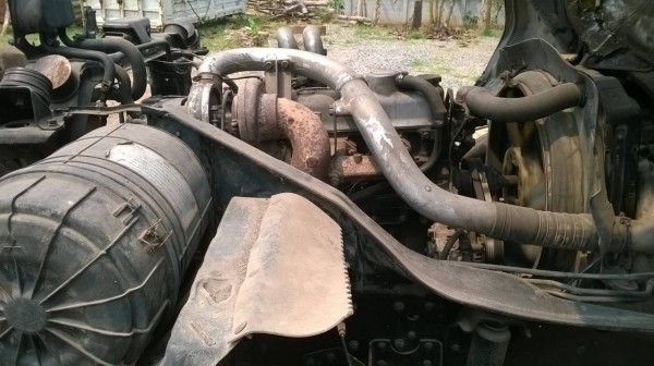 ขายไอ้หลง M6 ปี 46 คัสซีสวยตลอดเส้น เครื่องเดิม 6D16 เทอร์โบอินเตอร์ 260 แรงม้า เกียร์เดิม ยางเต็ม ทะเบียนพร้อมโอนครับ