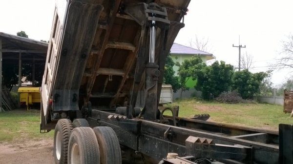 ขายไอ้หลง M6 ปี 46 คัสซีสวยตลอดเส้น เครื่องเดิม 6D16 เทอร์โบอินเตอร์ 260 แรงม้า เกียร์เดิม ยางเต็ม ทะเบียนพร้อมโอนครับ