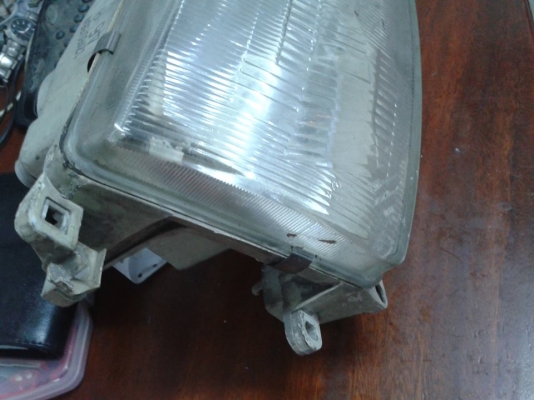 ไฟหน้าหัวจรวด YH112 ตัวไฟเลี้ยวอยู่ใต้ไฟ -ของเก่าญี่ปุ่น ไฟหน้าหัวจรวด YH112 ตัวไฟเลี้ยวอยู่ใต้ไฟ -ของเก่าญี่ปุ่น