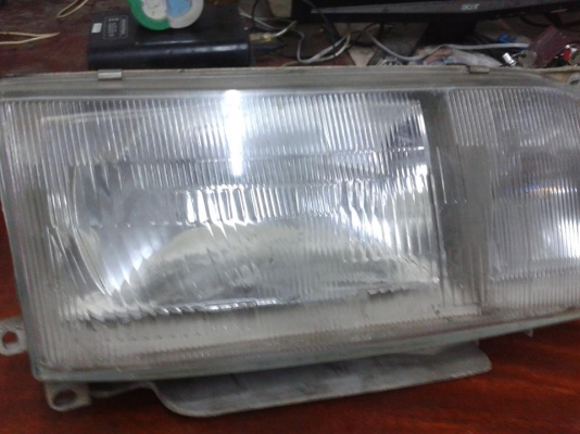 ไฟหน้าหัวจรวด YH112 ตัวไฟเลี้ยวอยู่ใต้ไฟ -ของเก่าญี่ปุ่น ไฟหน้าหัวจรวด YH112 ตัวไฟเลี้ยวอยู่ใต้ไฟ -ของเก่าญี่ปุ่น