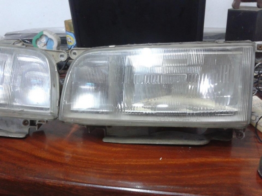 ไฟหน้าหัวจรวด YH112 ตัวไฟเลี้ยวอยู่ใต้ไฟ -ของเก่าญี่ปุ่น