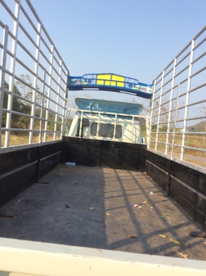 HINO 6ล้อ ยาว 5.6เมตร คอกสูง2.3 ม.เครืรองดี ครัทซีสวย ขาย400,000 บาท (ศุภากร 081-4252943)