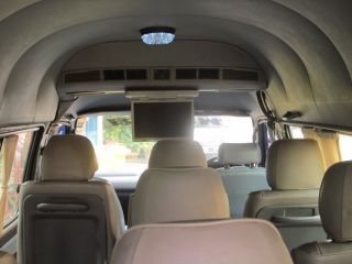 รถตู้หลังคาสูง พร้อมใช้