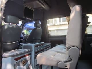 รถตู้หลังคาสูง พร้อมใช้