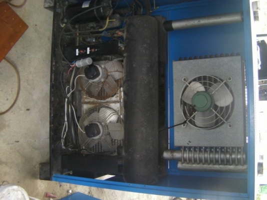 เครื่องแอร์ไดร์เยอร์เหมาะสำหรับใช้กับปั๊มลมแบบ สกูล ที่ต้องการลมแห้ง ราคา20,000บาท ขายตามสภาพ เครื่องแอร์ไดร์เยอร์เหมาะสำหรับใช้กับปั๊มลมแบบ สกูล ที่ต้องการลมแห้ง ราคา20,000บาท ขายตามสภาพ