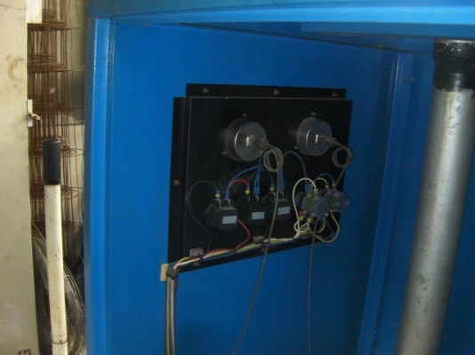 เครื่องแอร์ไดร์เยอร์เหมาะสำหรับใช้กับปั๊มลมแบบ สกูล ที่ต้องการลมแห้ง ราคา20,000บาท ขายตามสภาพ