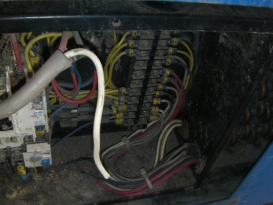 เครื่องแอร์ไดร์เยอร์เหมาะสำหรับใช้กับปั๊มลมแบบ สกูล ที่ต้องการลมแห้ง ราคา20,000บาท ขายตามสภาพ เครื่องแอร์ไดร์เยอร์เหมาะสำหรับใช้กับปั๊มลมแบบ สกูล ที่ต้องการลมแห้ง ราคา20,000บาท ขายตามสภาพ