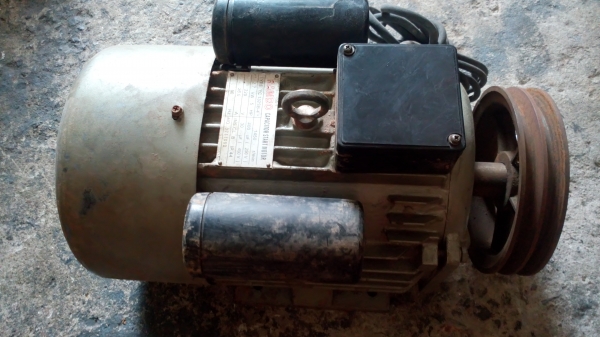 ขาย !!มอเตอร์5แรง220v.ของจีน พร้อมใช้งาน