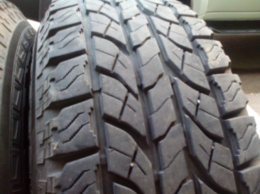 ขายยาง Yokohama  AT/S ขนาด 275/65/17 สวยๆเลยครับ