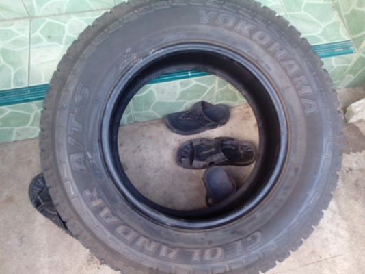 ขายยาง Yokohama  AT/S ขนาด 275/65/17 สวยๆเลยครับ