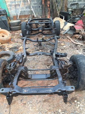 ขายแชซซีพร้อมช่วงล่าง และทะเบียน Mitsubishi Strada ปี2545