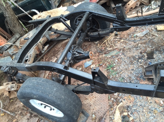 ขายแชซซีพร้อมช่วงล่าง และทะเบียน Mitsubishi Strada ปี2545