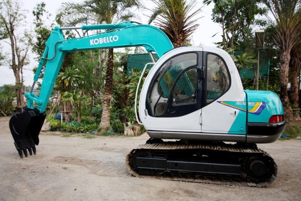 ขายรถขุดแบ็คโฮ KOBELCO รุ่น SK 60-2 ( MARK5 ) มี VDO ทดลองขับให้ดู ไม่เคยผ่านการใช้งานในไทย ติดต่อ 086-775-7900, 086-324-1992 ขายรถขุดแบ็คโฮ KOBELCO รุ่น SK 60-2 ( MARK5 ) มี VDO ทดลองขับให้ดู ไม่เคยผ่านการใช้งานในไทย ติดต่อ 086-775-7900, 086-324-1992