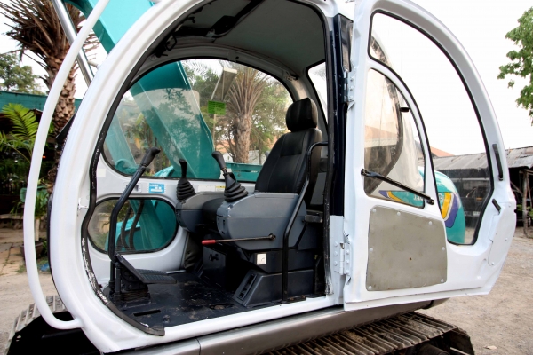 ขายรถขุดแบ็คโฮ KOBELCO รุ่น SK 60-2 ( MARK5 ) มี VDO ทดลองขับให้ดู ไม่เคยผ่านการใช้งานในไทย ติดต่อ 086-775-7900, 086-324-1992 ขายรถขุดแบ็คโฮ KOBELCO รุ่น SK 60-2 ( MARK5 ) มี VDO ทดลองขับให้ดู ไม่เคยผ่านการใช้งานในไทย ติดต่อ 086-775-7900, 086-324-1992