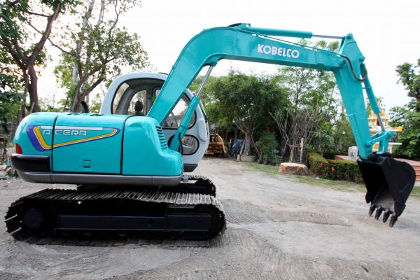 ขายรถขุดแบ็คโฮ KOBELCO รุ่น SK 60-2 ( MARK5 )  มี VDO ทดลองขับให้ดู ไม่เคยผ่านการใช้งานในไทย ติดต่อ 086-775-7900, 086-324-1992