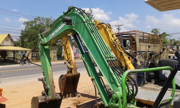 ขายแมคโครเล็กพร้อมใช้