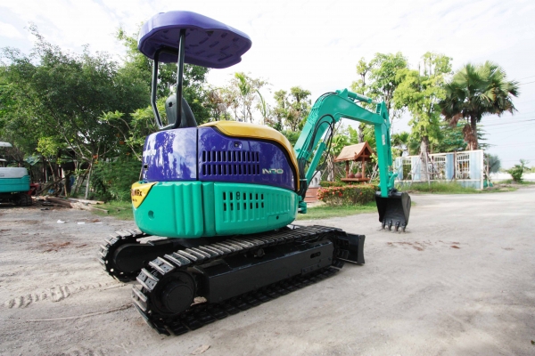 ขายรถแม็คโคร KOMATSU PC30MR-1 ไม่เคยผ่านการใช้งานในไทย ติดต่อ 086-775-7900, 086-324-1992