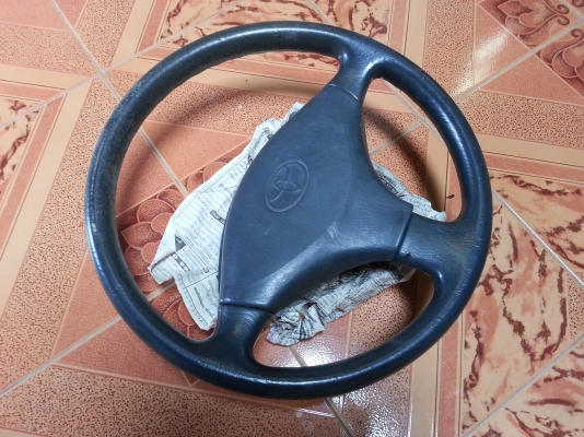 พวงมาลัยtoyota  corolla  สามห่วงสภาพดี