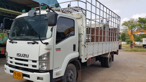 ขายรถ 6 ล้อ กระบะคาร์โก้ คอกรั้วสูง ISUZU FRR90L9T ปี.53 ปรายปี เครื่อง 210 รถสวยมาก ราคา.1000000 ต่อรอง