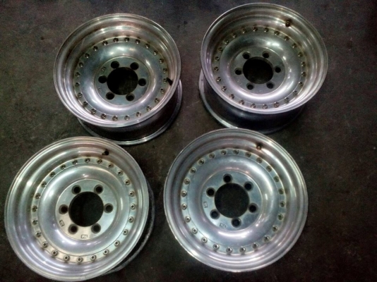 ขายแม็กหยดน้ำขอบ  15" กว้าง 8" ET 25 6รู